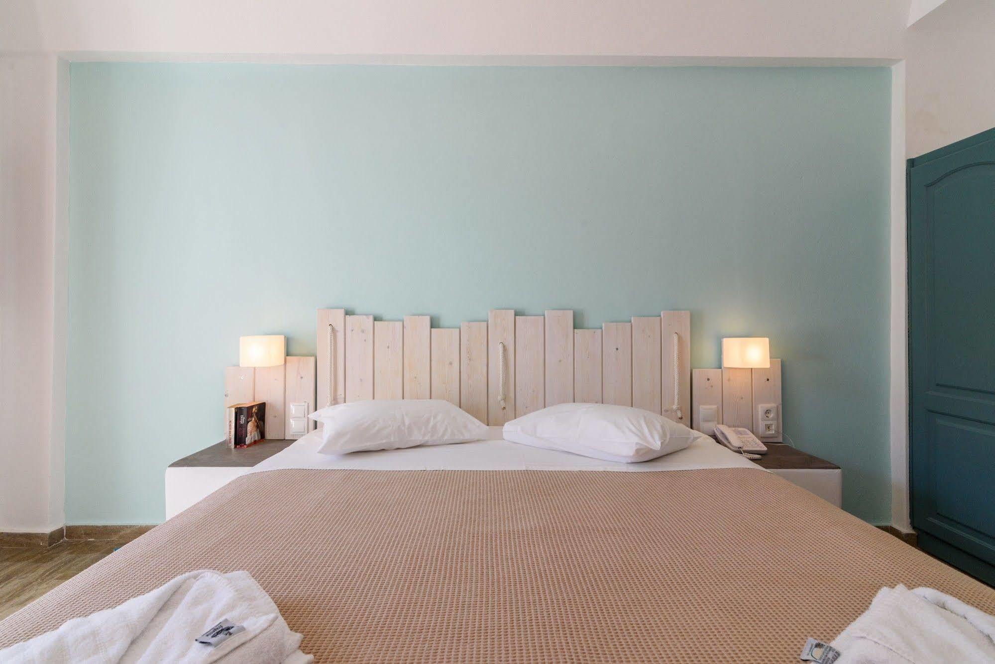 Iris Boutique Hotel Kamári Szoba fotó